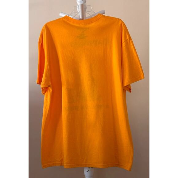 Peanuts T-Shirt Gold Charlie Brown Snoopy Hugs Graphic Unisex Comics Tee XL - Picture 5 of 6